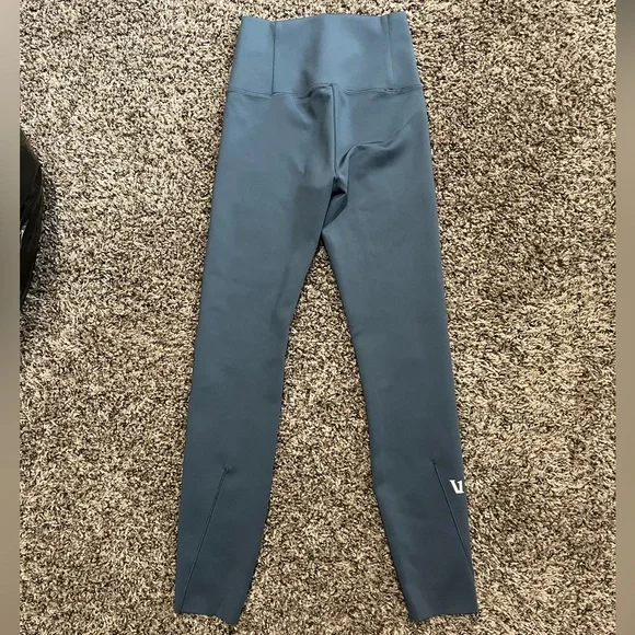 Vuori ‘Evolve’ blue colored leggings women’s size XS - Picture 2 of 5